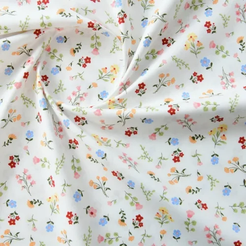 cn-11134207-820l4-mhpvkzjz6jnn40.webp Cotton Twill Fabric Floral Design Ideal for Clothing Blankets amp DIY Projects